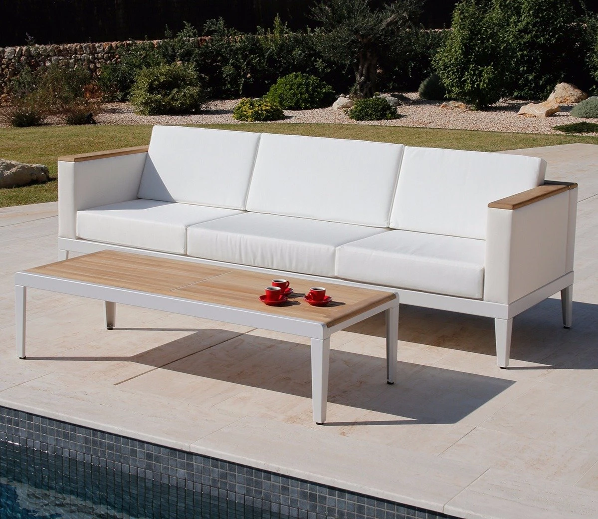 Barlow Tyrie Aura Low 160cm Table 3 Barlow Tyrie Aura Low 160cm Table