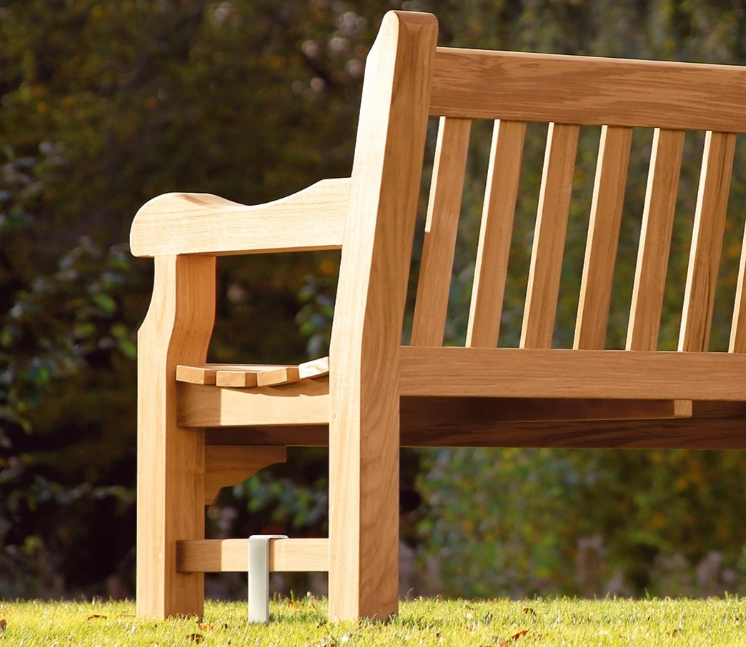 Barlow Tyrie King Charles III Coronation Bench 6 Barlow Tyrie King Charles III Coronation Bench - Image 4