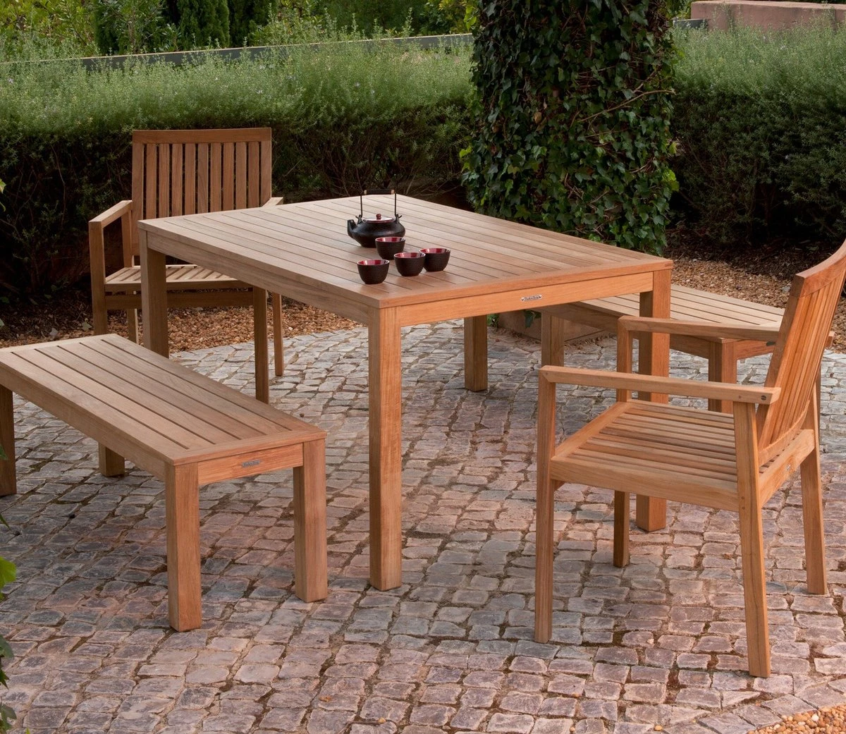 Barlow Tyrie Linear 135cm Backless Bench 6 Barlow Tyrie Linear 135cm Backless Bench - Image 4