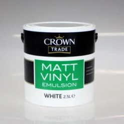 CROWN TRADE PAINT VINYL MATT WHITE 2.5L 5024057